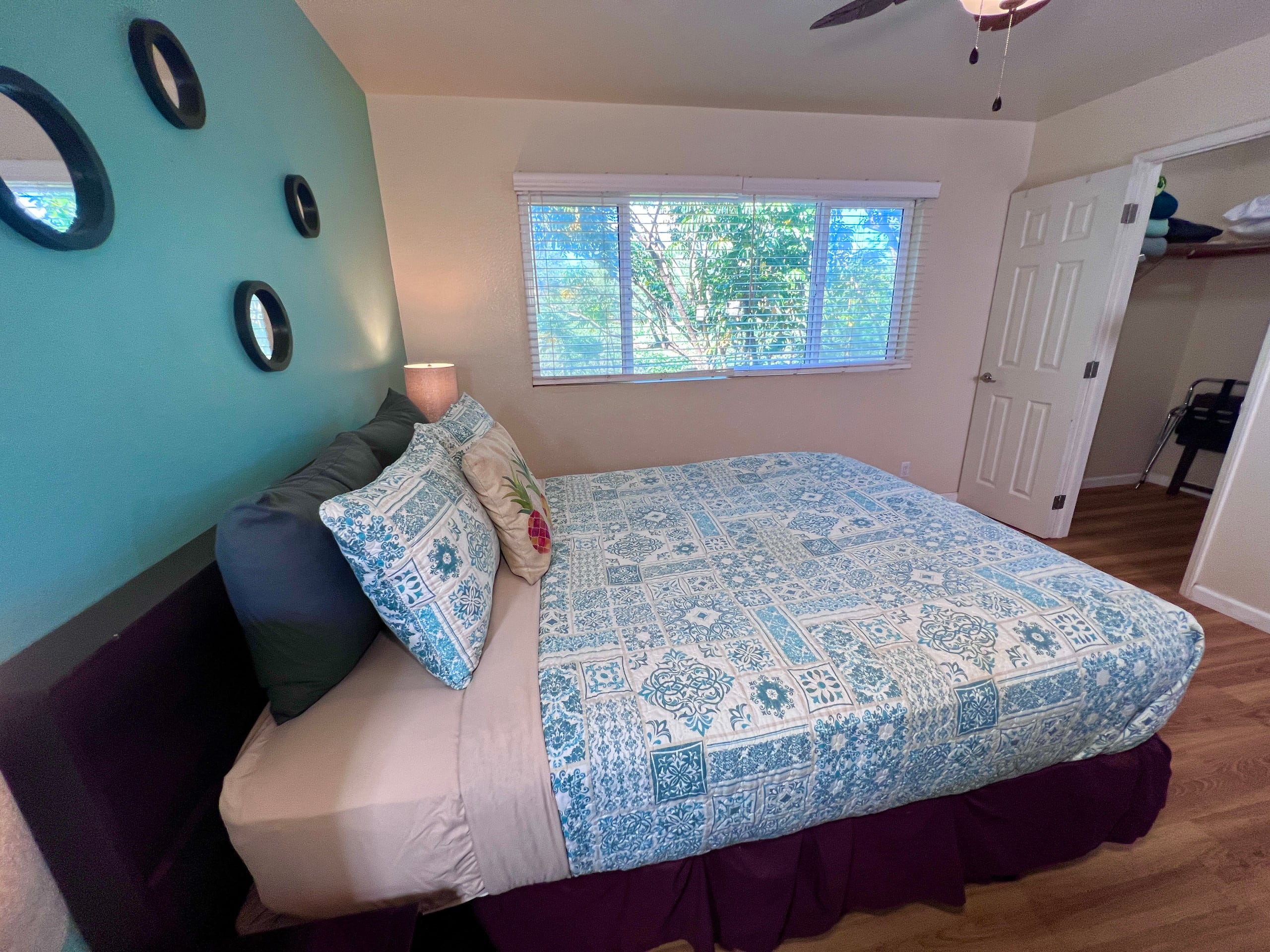 Great condo steps away from beach - Image 26