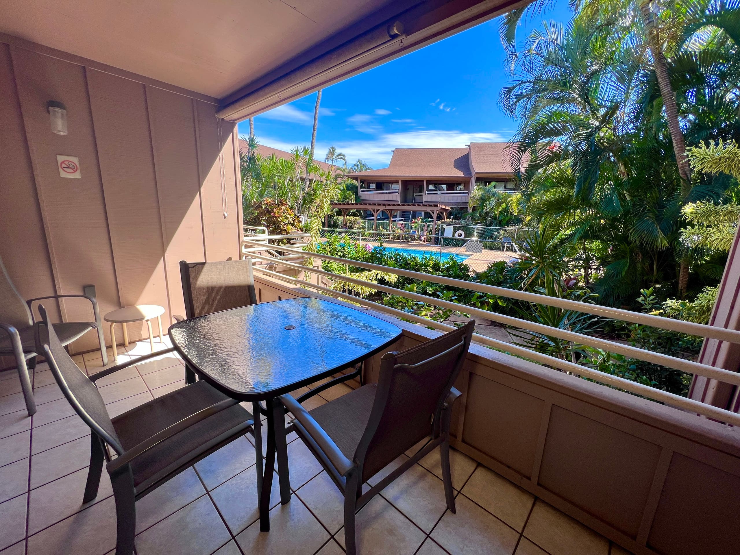 Great condo steps away from beach - Image 34