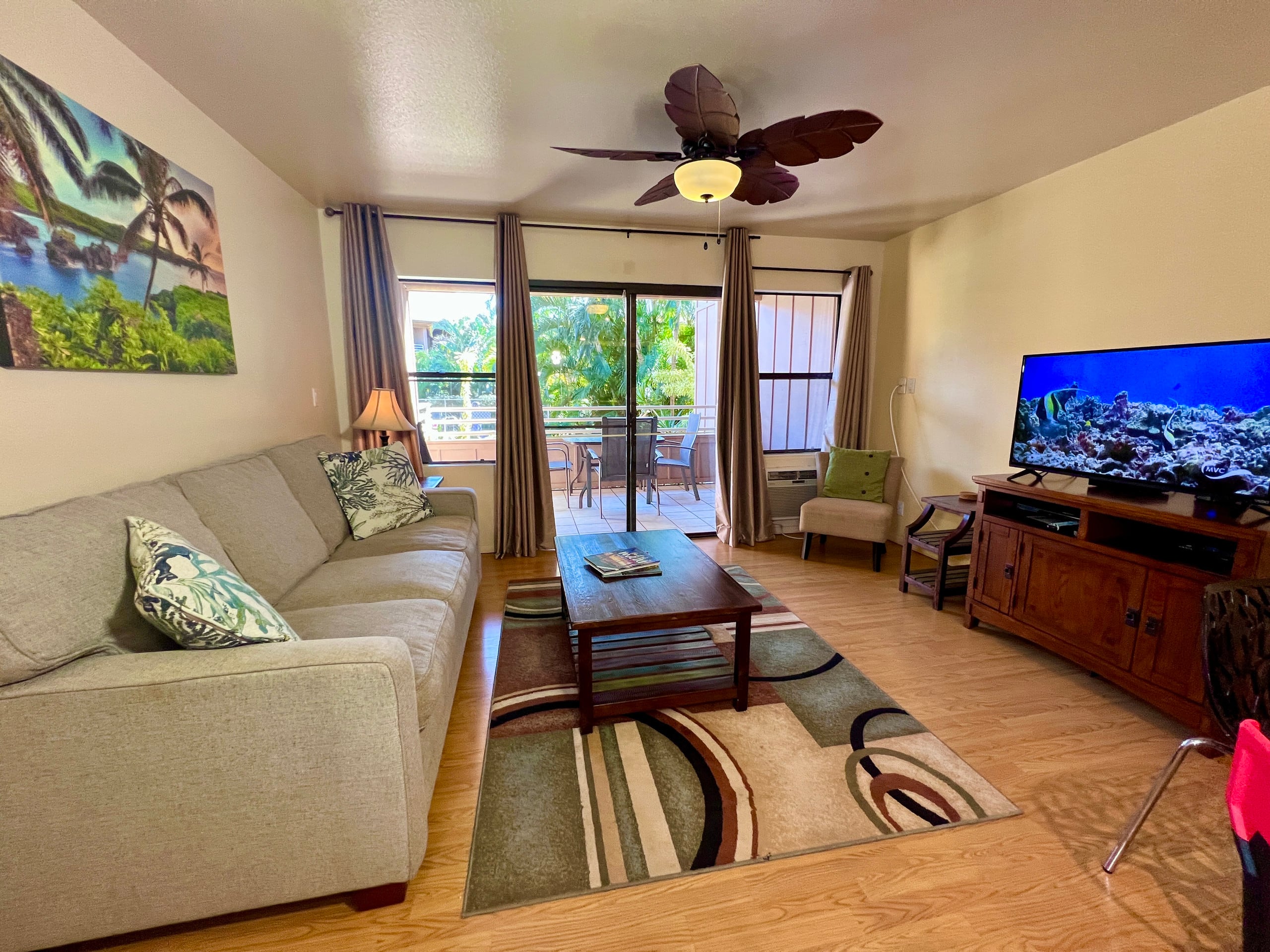 Great condo steps away from beach - Image 7