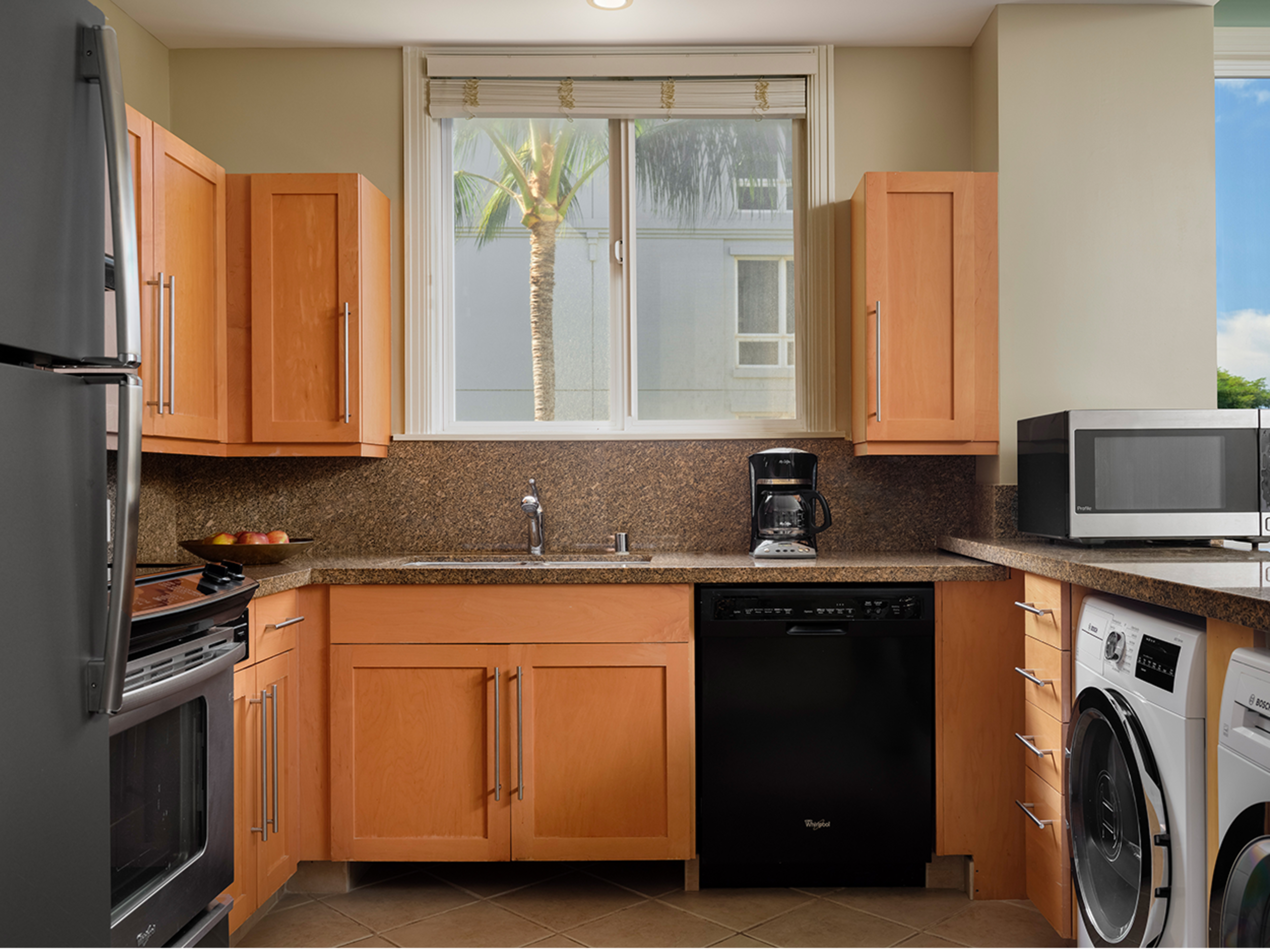 Condo in Lahaina · ★4.67 · 2 bedrooms · 3 beds · 2 baths - Image 34