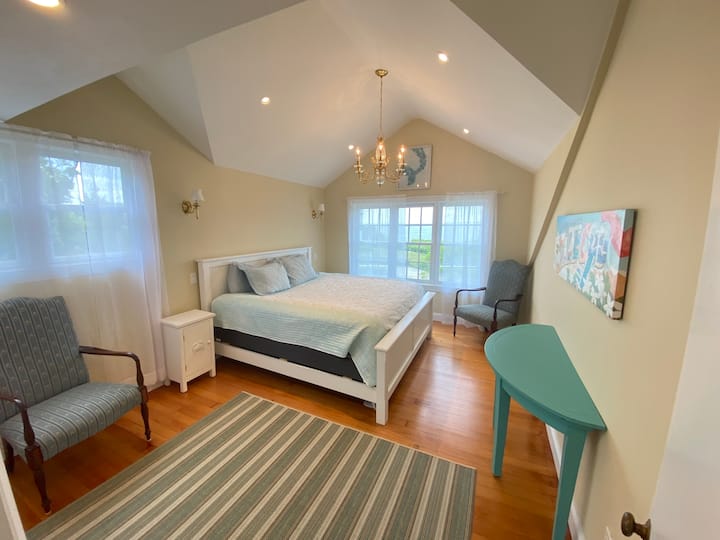 Vistas al mar desde el segundo piso, cama tamaño queen #2.