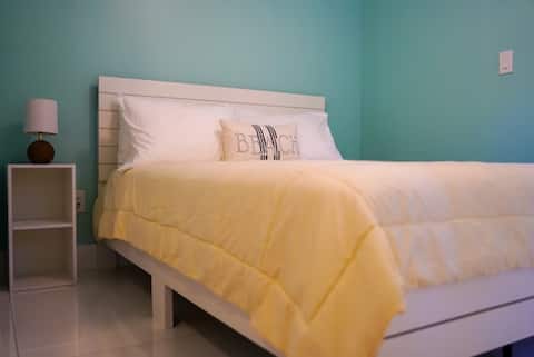 Top Airbnb: Cozy UP Private Guest Suite in Pembroke Pines