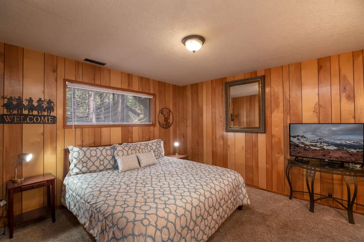King plus twin over full bunk bed room downstairs
