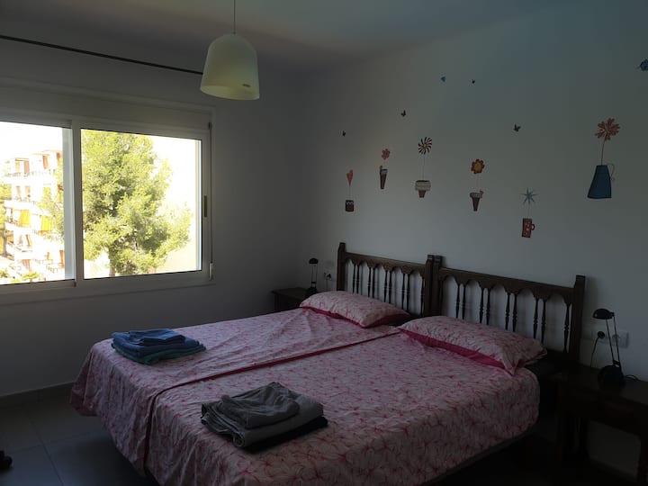 Masterbedroom with king size bed