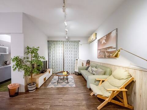 "Walking up the hill" Newly decorated in the heart of Hsinchu Good quality and clean 3 rooms Family 