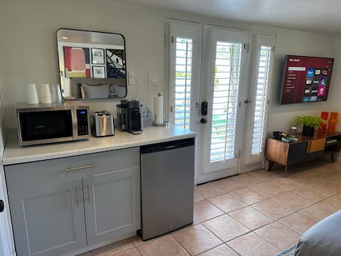 Top performing Airbnb: Private Garden Suite with Patio Access on Canyon in San Diego