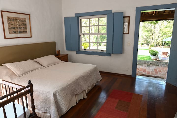 Suíte 2. Temos uma bicama para criança nesse quarto.