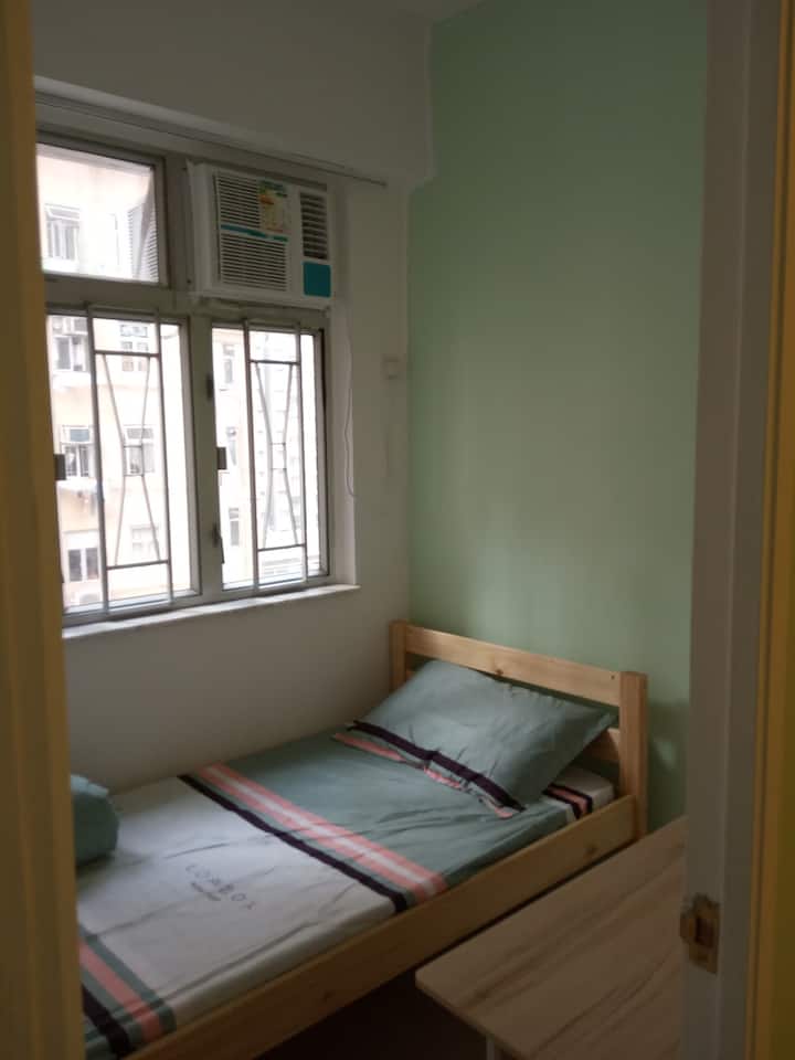 Sai Ying Pun  Room  Near Hku   ( S4e) - Hong Kong