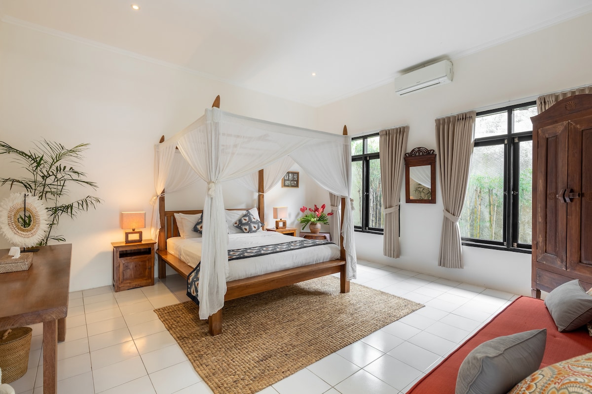 Priestranná druhá spálňa s rozkladacou pohovkou.