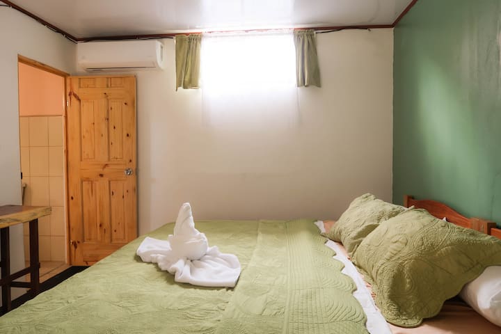 Hotel Hoja De Oro Corcovado managed Airbnb listing 2