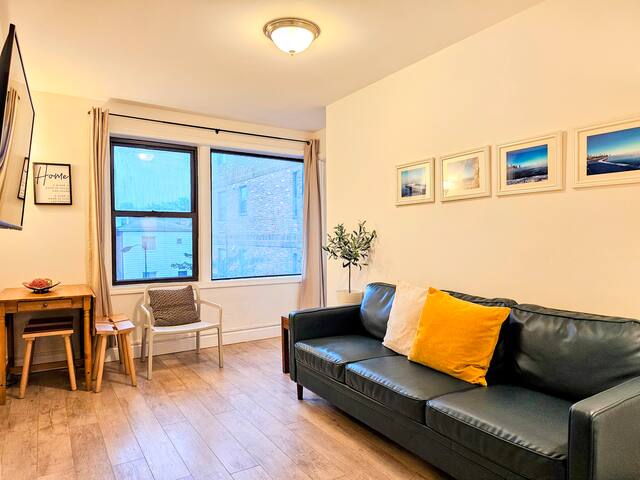 1 #23 – 4 Bedroom Condo – McCormick Place