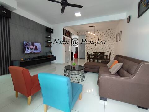 Spacious Comfortable House KTV&5min Pangkor beach
