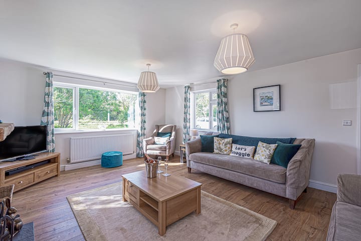 Y Twyni, Close To The Beautiful Llanddwyn Beach - Anglesey