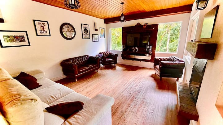 Mwonekano mpana wa sebule