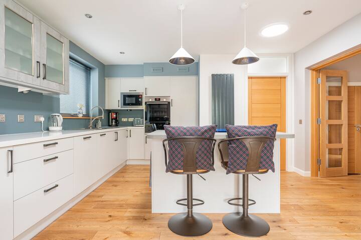 Tranquil Retreat in the City/Free parking/Wifi gallery image 2