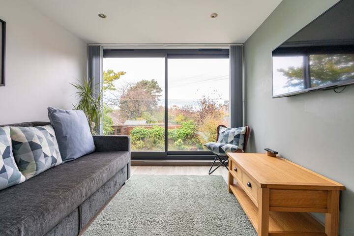 Tranquil Retreat in the City/Free parking/Wifi