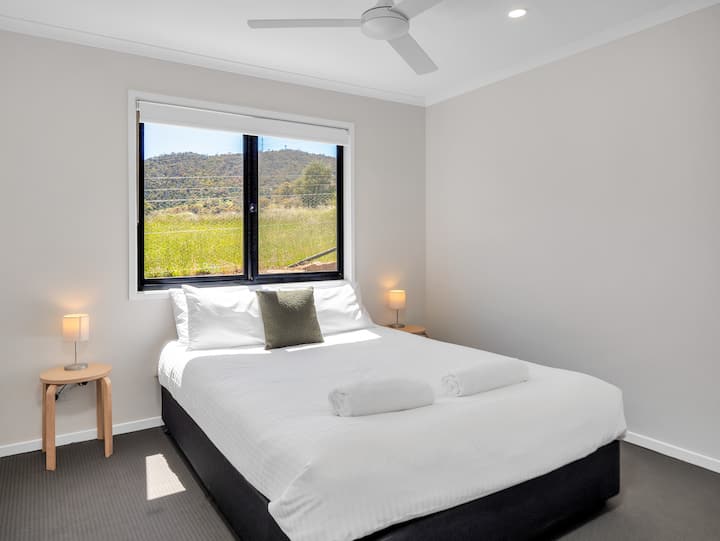 卧室2 -标准双人床 