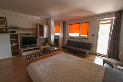T&R Apartment