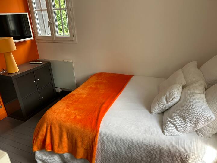 4º dormitorio de arriba con cama de 140X190 CM