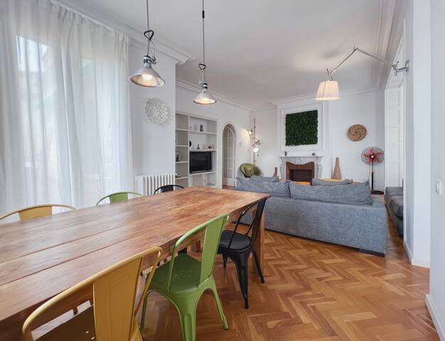 Exclusive 2-Terrace Apt in the Heart of Eixample gallery image 3