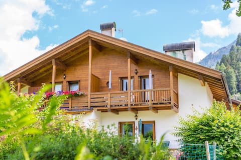 The snowdrop bio-lake front apartment