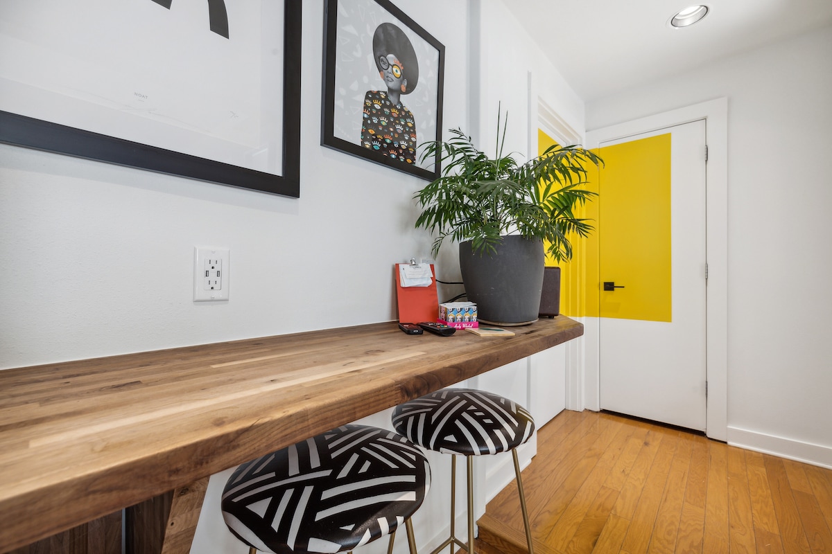 Close to DT SoCo and Townlake w Private Entrance