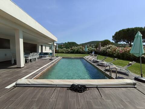 Villa Agosta Heated pool beach