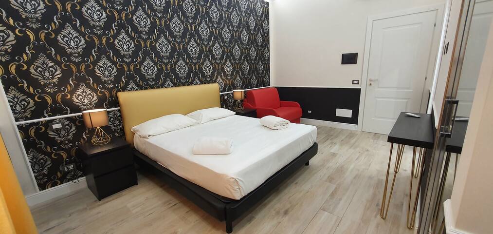 LUXURY APARTMENT AT S. PETER SQUARE gallery image 2