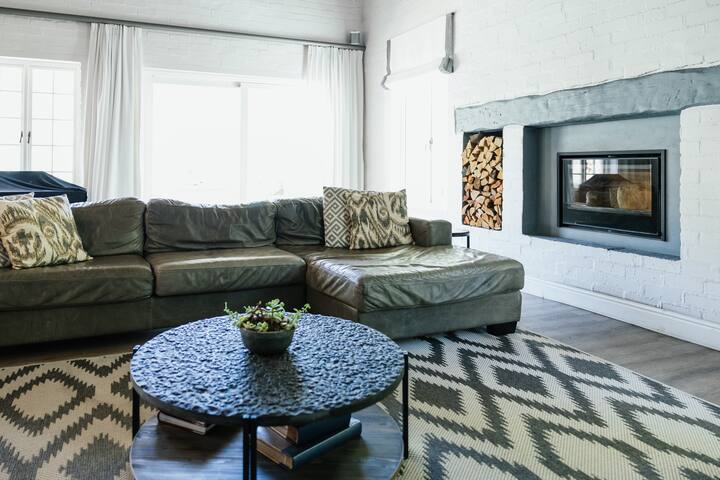 Beautiful home in Hout Bay gallery image 4