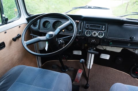 Top Airbnb: VW Kombi T2 Campervan in Barcelona en Diagonal Mar I El Front Marítim Del Poblenou