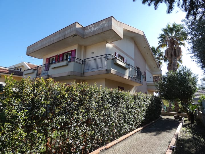 Appartamento Mansardato In Villa Bifamiliare - Mascali