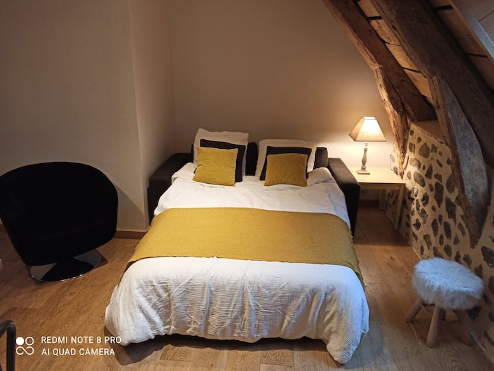 Спална соба 6- кауч на спуштање-Сенси