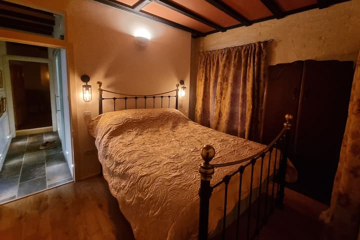 Dhoma e dytë e gjumit me krevat dopio "King Size"
