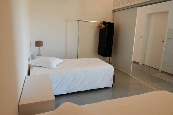 საძინებელი 2 საწოლი