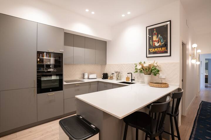 Stylish Apartment in the heart of Madrid gallery image 4