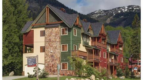 Hillside Hideaway at Red Mountain