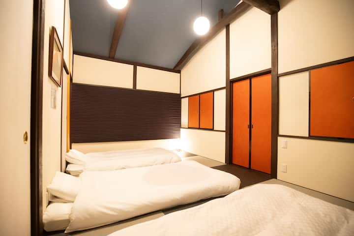 2F Japanese bed Room (Japanese bed 3)