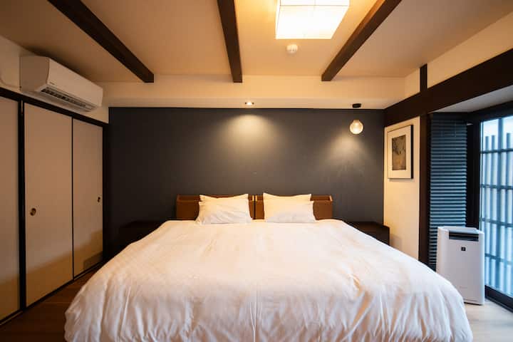 1F/Bed Room (Double bed 2.4m)