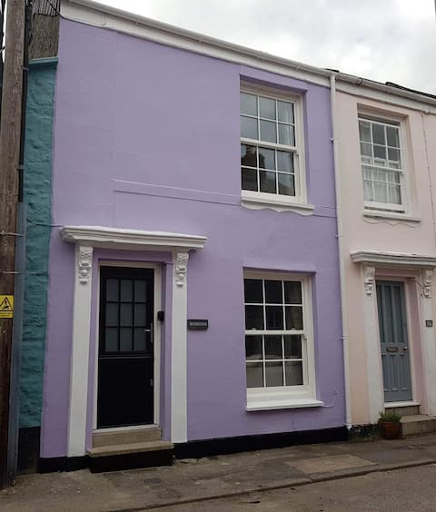 Delightful coastal cottage full of character