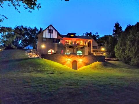 Lakefront Home w/ Indoor Pool & Spa (sleeps 20)