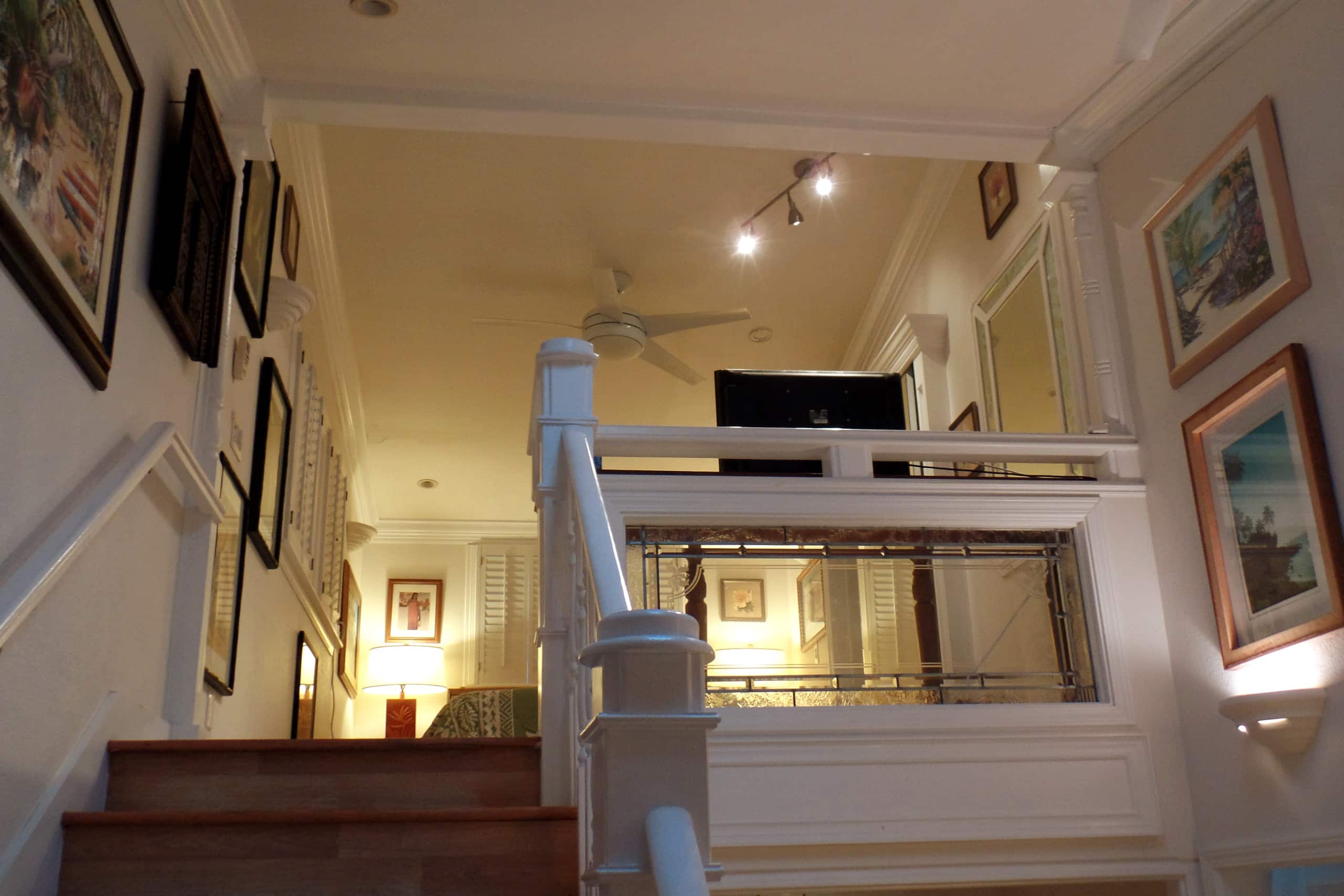 ♥ Stylish Spacious 1BR 2 floor Loft close to beach - Photo 17