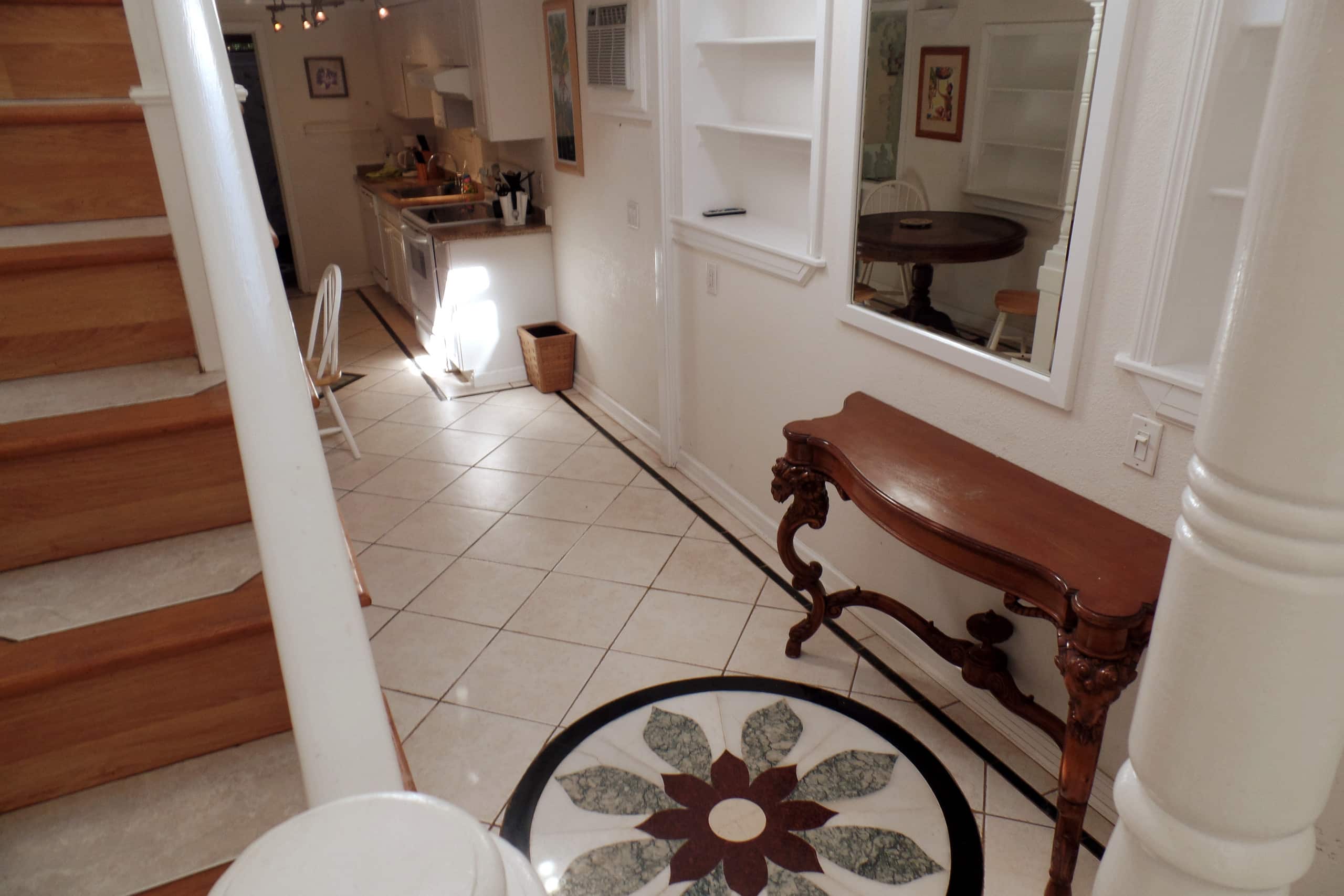 ♥ Stylish Spacious 1BR 2 floor Loft close to beach - Photo 7