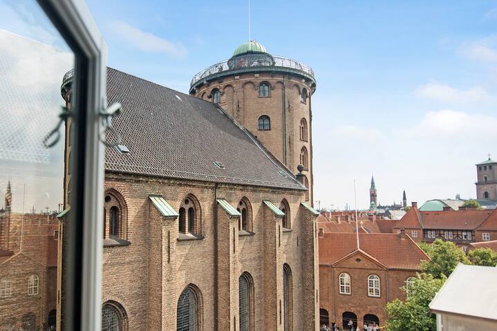 2 Bed Room Loft Apartment| 24/7 Service | Prime Location & Design gallery image 5