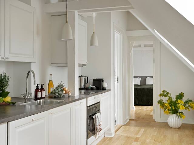 2 Bed Room Loft Apartment| 24/7 Service | Prime Location & Design gallery image 3