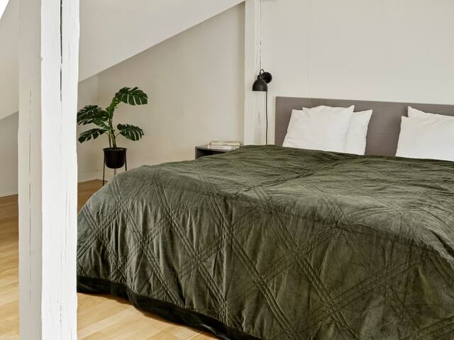 2 Bed Room Loft Apartment| 24/7 Service | Prime Location & Design gallery image 4