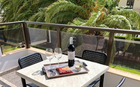 Cozy Apartment 2 minute walk from the beach