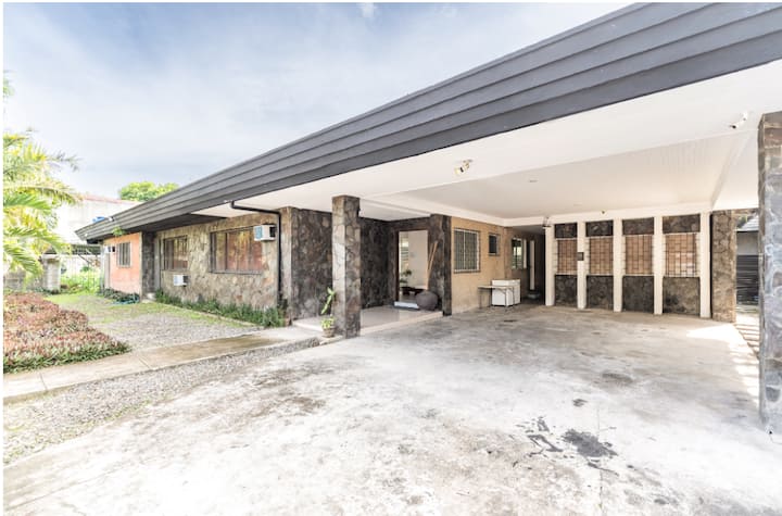 Cheap&Clean7RoomHse Res1380 nr Bacolod Govt Center