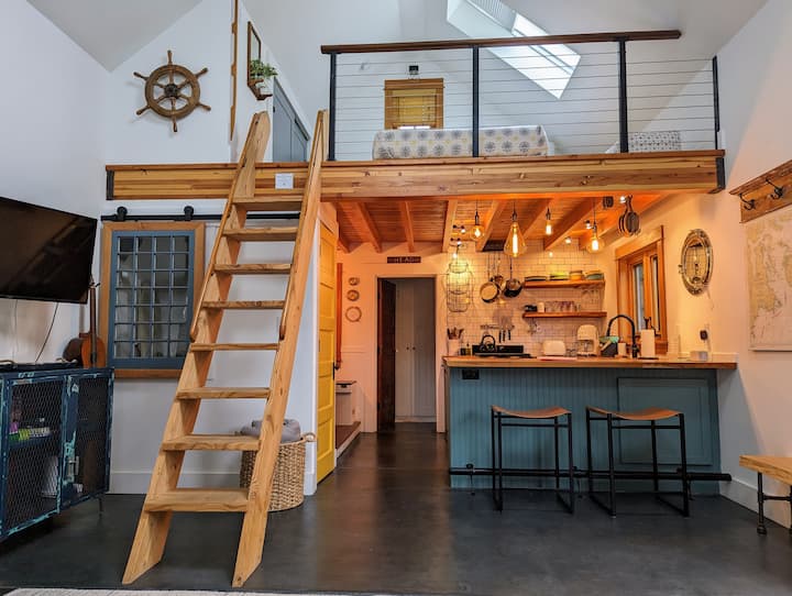 The Junction Boat House - Seattle