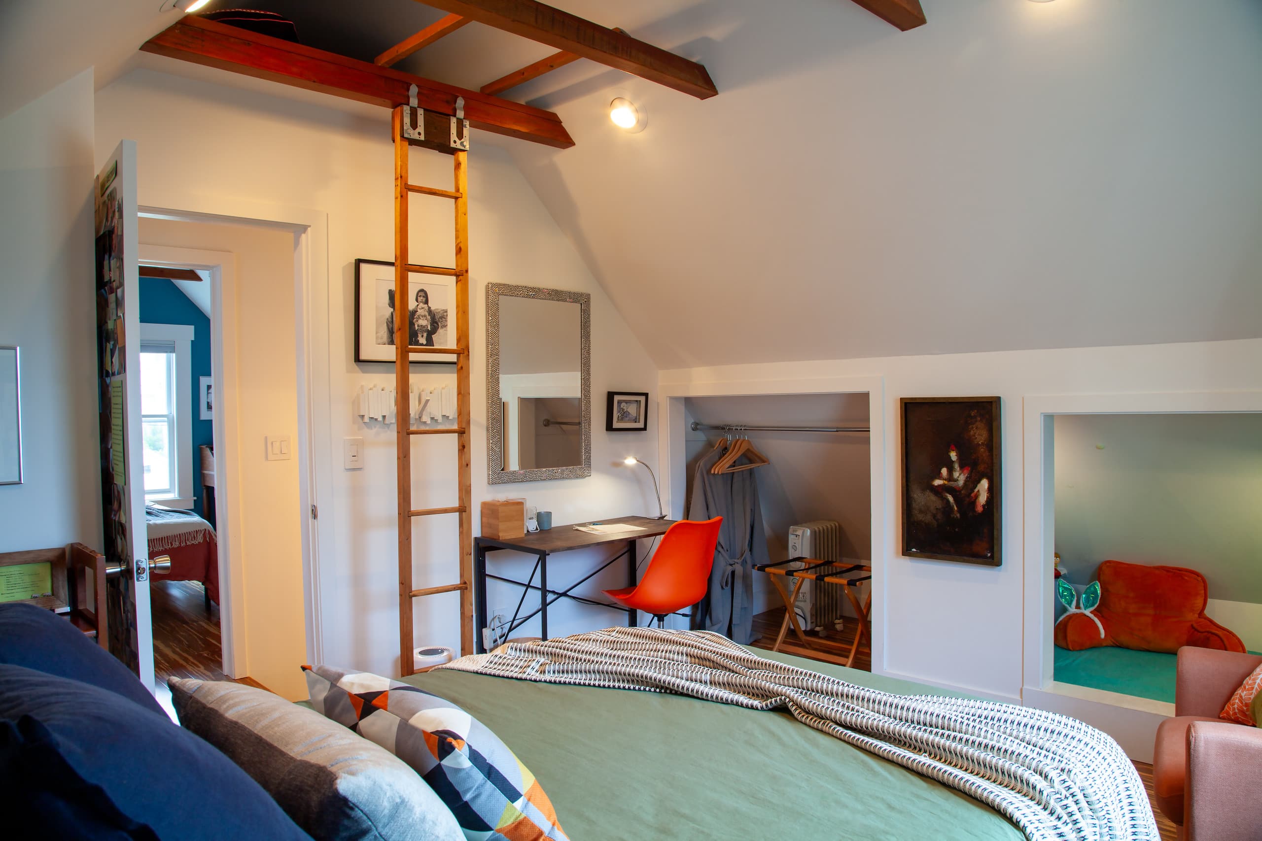 Home in San Francisco · ★4.96 · 3 bedrooms · 6 beds · 2 baths - Image 22