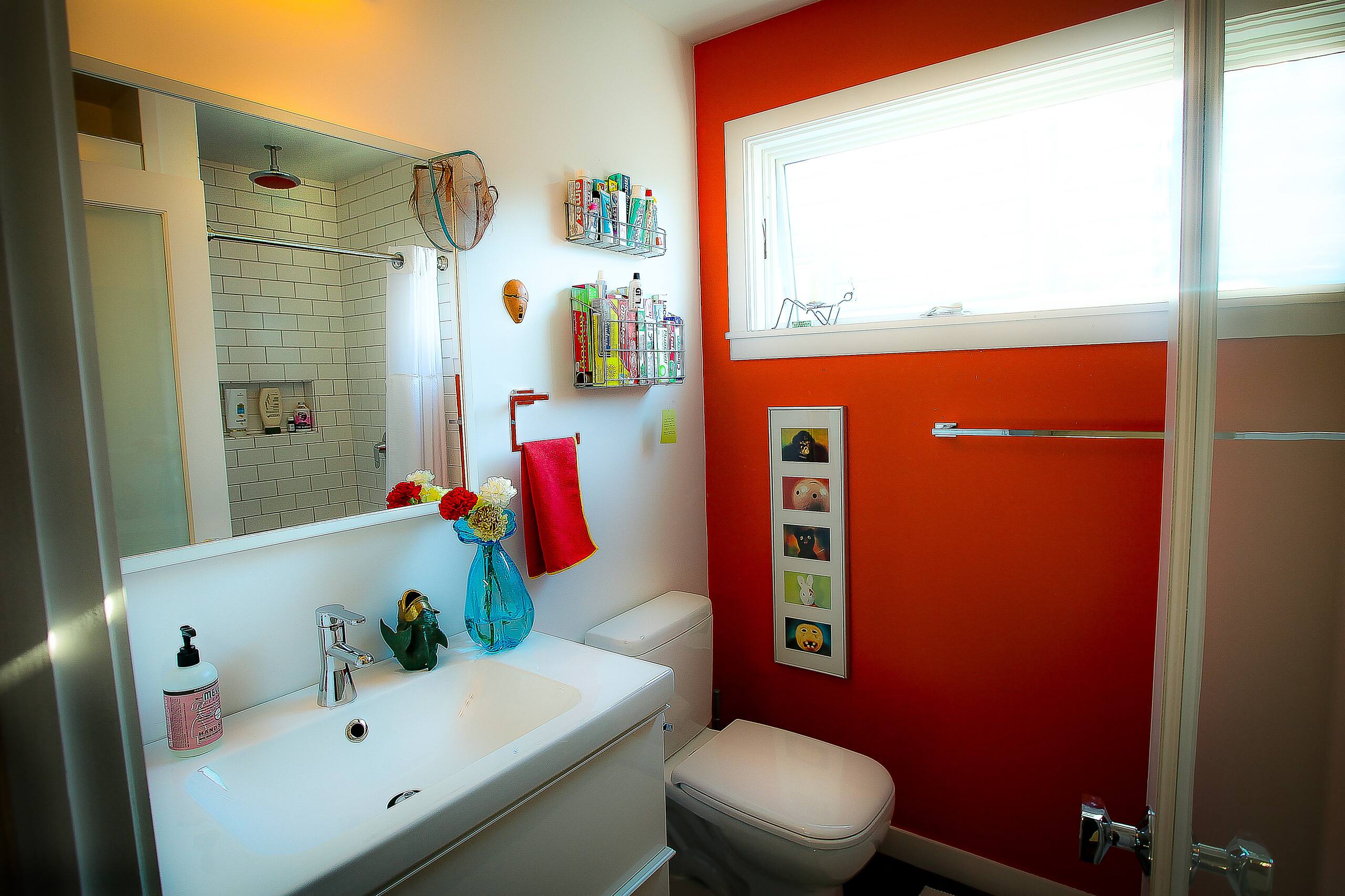 Home in San Francisco · ★4.96 · 3 bedrooms · 6 beds · 2 baths - Image 35